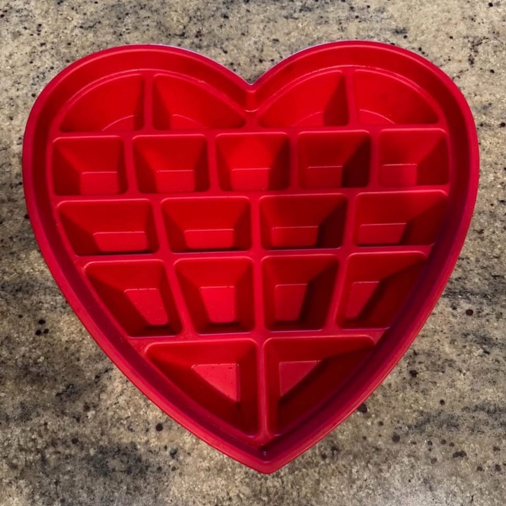 Wilton baking heart shaped silicone pull apart cake mold